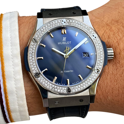 Classic Fusion Blue Titanium 42mm Diamond Benzel 542.NX.7170.LR.1104